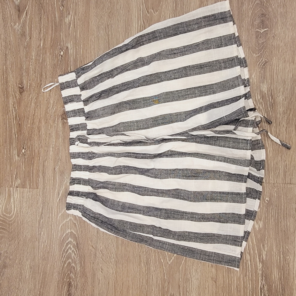 Francescas Striped Gray and White Women's Shorts